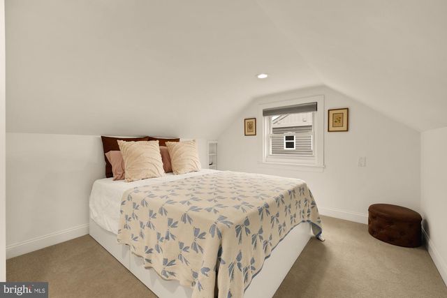 6728 BARRETT RD, Falls Church, VA 22042