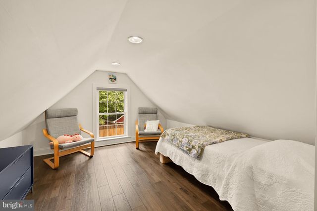 6728 BARRETT RD, Falls Church, VA 22042