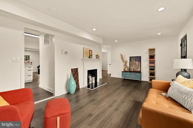 6728 BARRETT RD, Falls Church, VA 22042