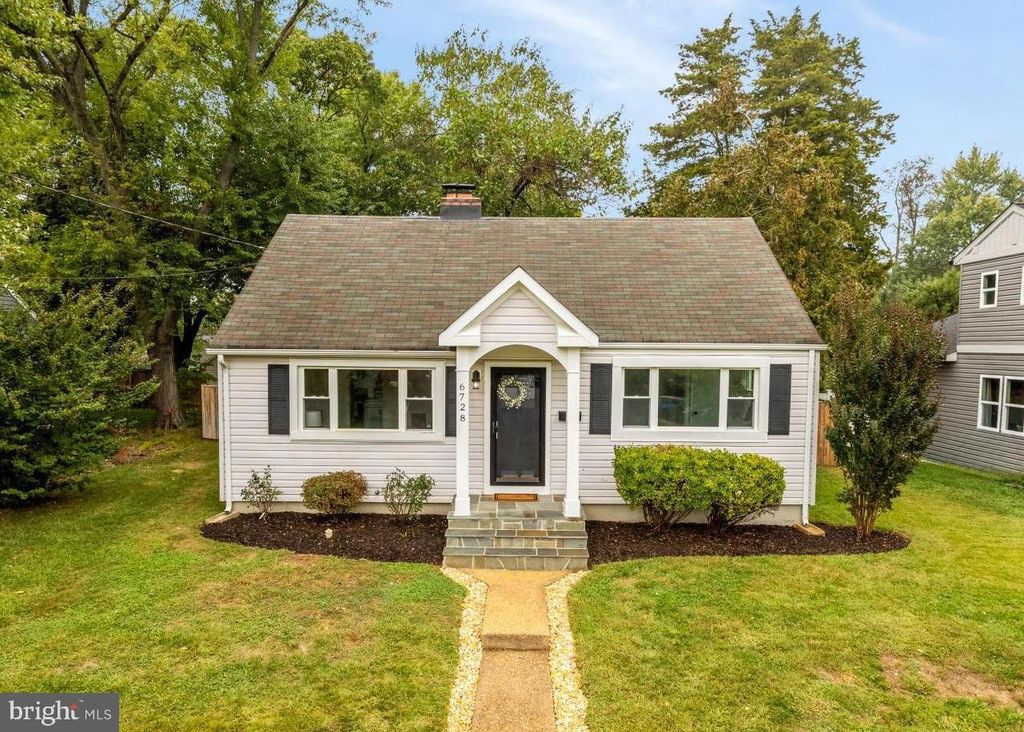 6728 BARRETT RD, Falls Church, VA 22042