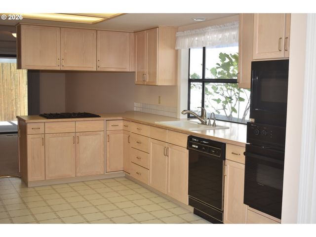 3202 Se 153RD Ave, Vancouver, WA 98683