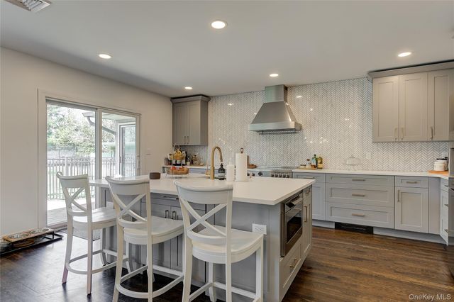 189 Old Westbury Road, Old Westbury, NY 11568