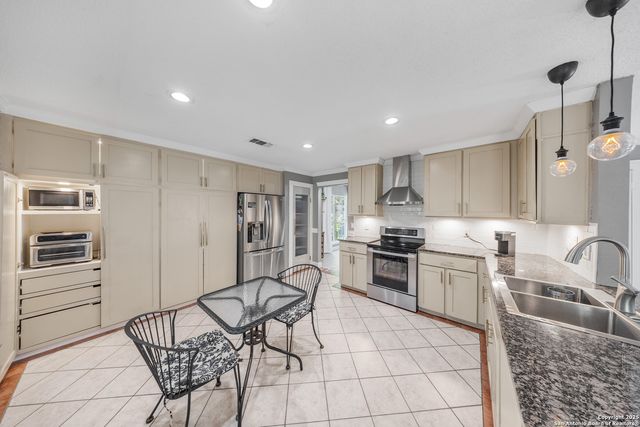 9102 Broxton, San Antonio, TX 78240