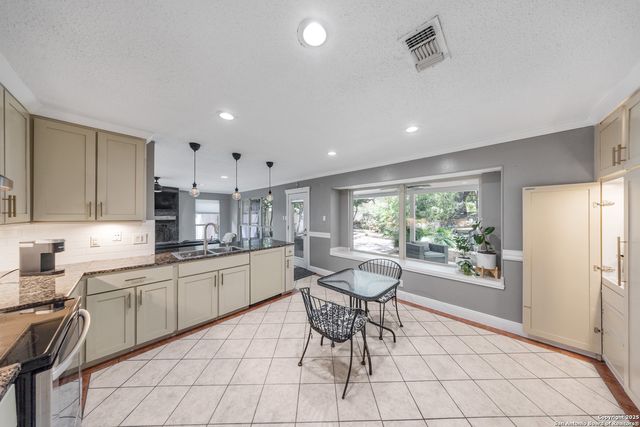 9102 Broxton, San Antonio, TX 78240