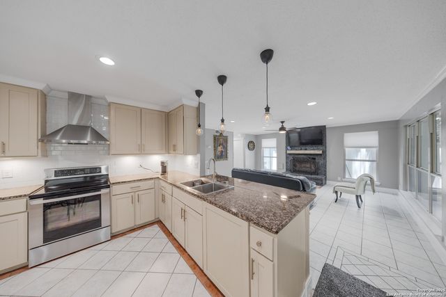 9102 Broxton, San Antonio, TX 78240