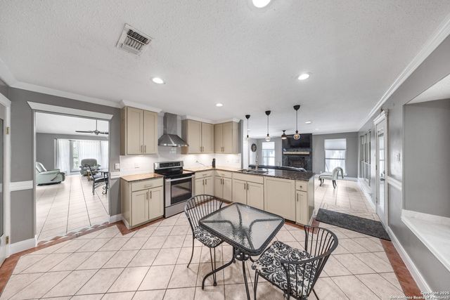 9102 Broxton, San Antonio, TX 78240