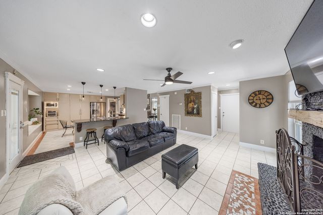 9102 Broxton, San Antonio, TX 78240