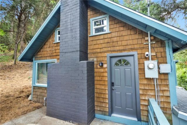 480 Valley Road, Crestline, CA 92325