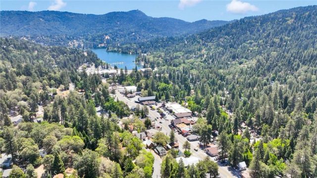 480 Valley Road, Crestline, CA 92325