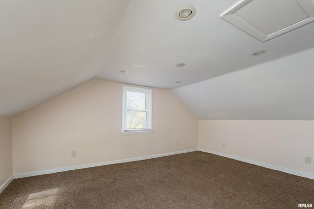 711 E 19TH Avenue, Coal Valley, IL 61240