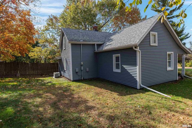 711 E 19TH Avenue, Coal Valley, IL 61240