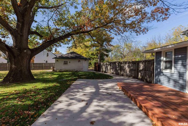 711 E 19TH Avenue, Coal Valley, IL 61240