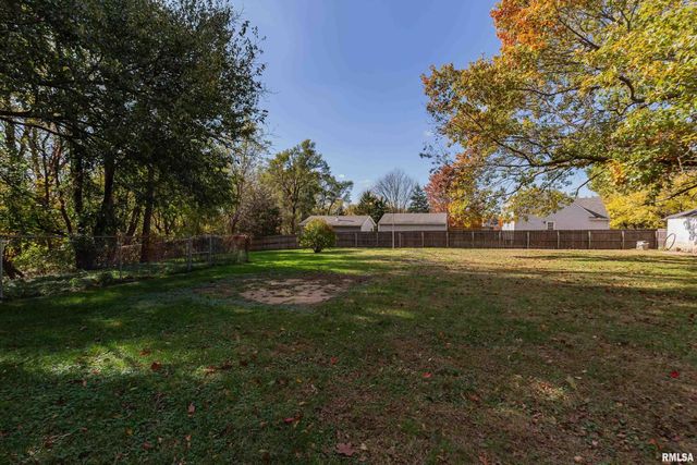 711 E 19TH Avenue, Coal Valley, IL 61240