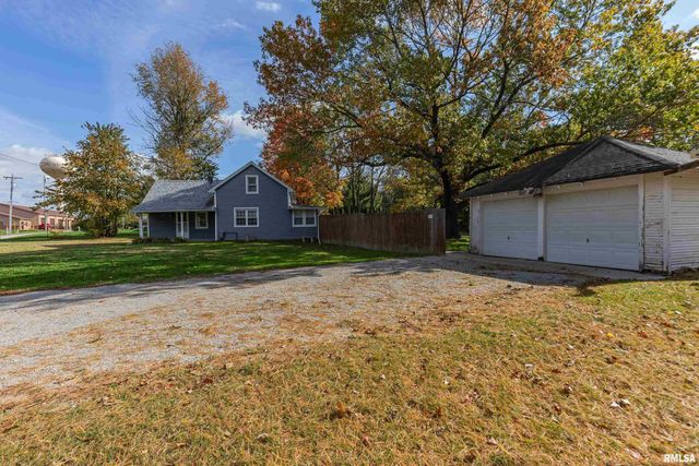 711 E 19TH Avenue, Coal Valley, IL 61240