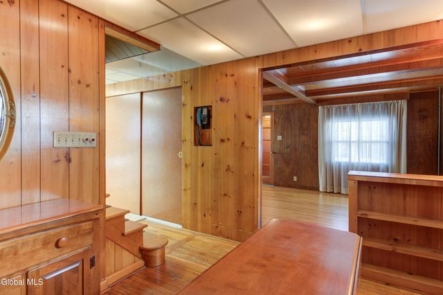 6 Park Way, Castleton-on-hudson, NY 12033