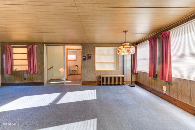 6 Park Way, Castleton-on-hudson, NY 12033