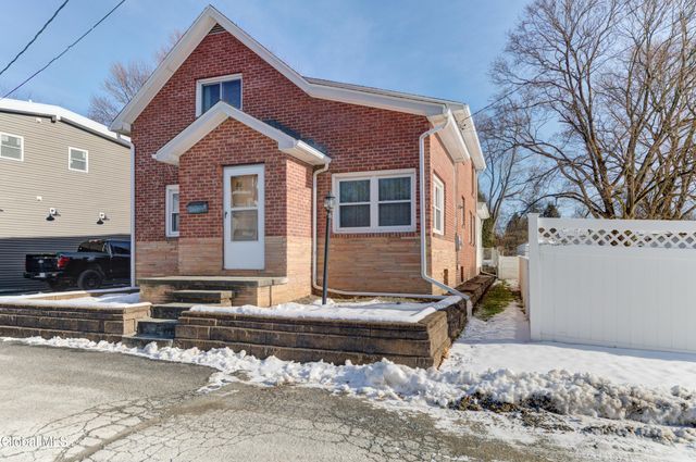 6 Park Way, Castleton-on-hudson, NY 12033