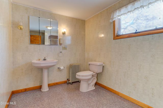 6 Park Way, Castleton-on-hudson, NY 12033