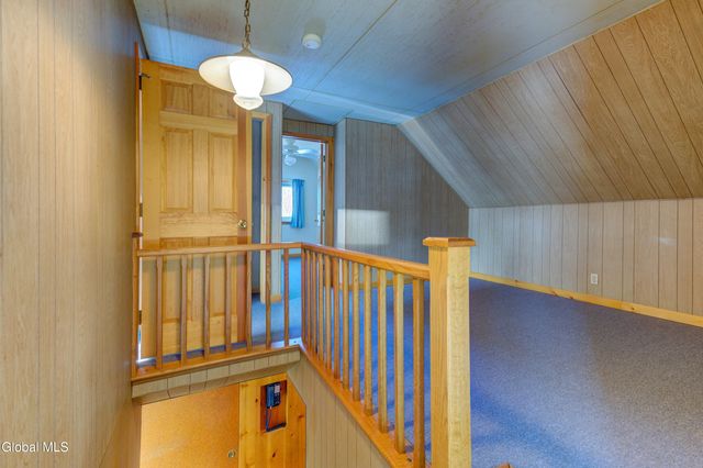 6 Park Way, Castleton-on-hudson, NY 12033