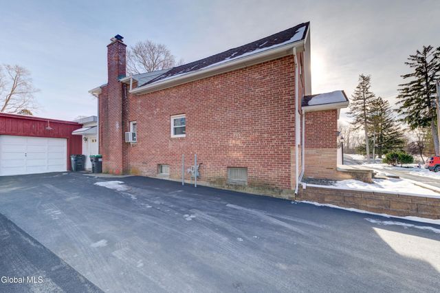 6 Park Way, Castleton-on-hudson, NY 12033