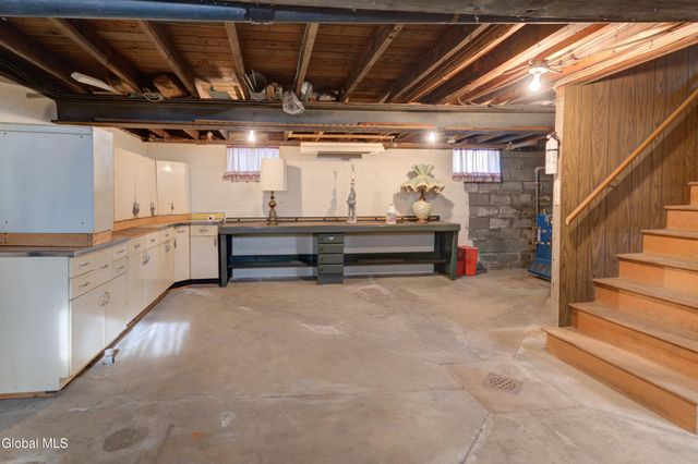 6 Park Way, Castleton-on-hudson, NY 12033