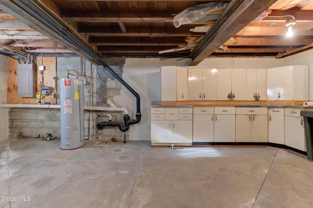 6 Park Way, Castleton-on-hudson, NY 12033