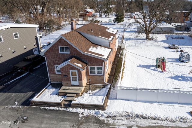 6 Park Way, Castleton-on-hudson, NY 12033