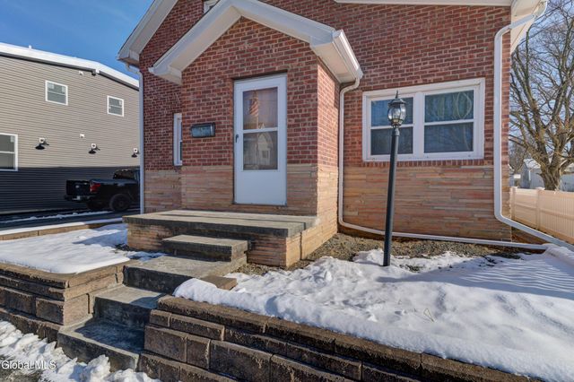 6 Park Way, Castleton-on-hudson, NY 12033