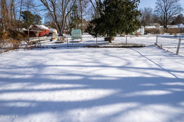 6 Park Way, Castleton-on-hudson, NY 12033