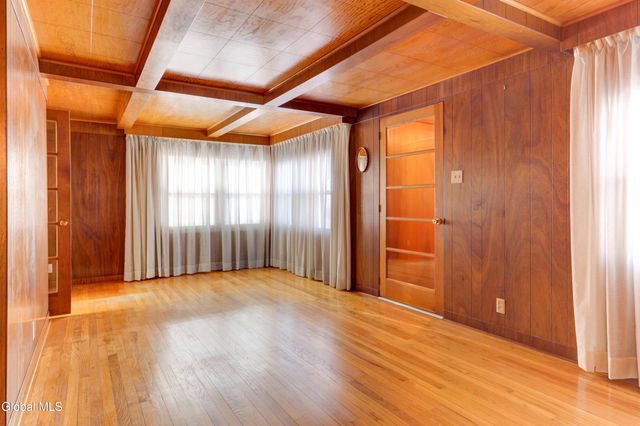 6 Park Way, Castleton-on-hudson, NY 12033