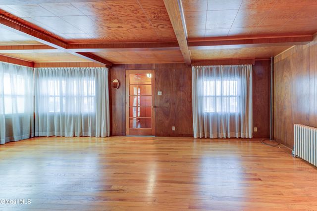 6 Park Way, Castleton-on-hudson, NY 12033