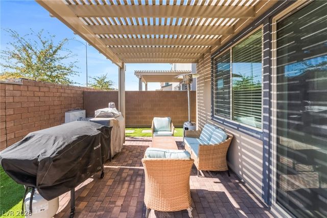 1305 Crimson Sunbird Avenue, North Las Vegas, NV 89084