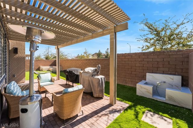 1305 Crimson Sunbird Avenue, North Las Vegas, NV 89084