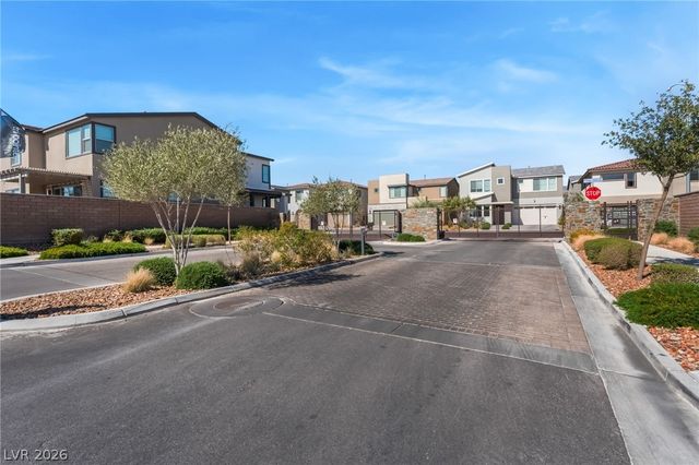 1305 Crimson Sunbird Avenue, North Las Vegas, NV 89084