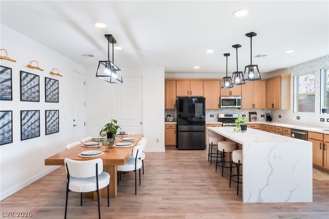 1305 Crimson Sunbird Avenue, North Las Vegas, NV 89084