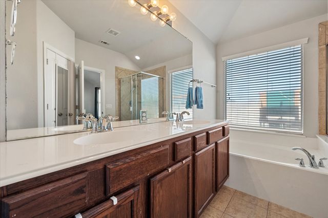 117 Lariat Trail, Waxahachie, TX 75165