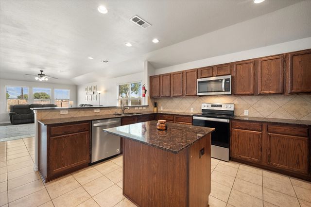 117 Lariat Trail, Waxahachie, TX 75165