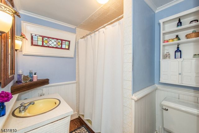 8 Kelly Place, Stanhope Boro, NJ 07874