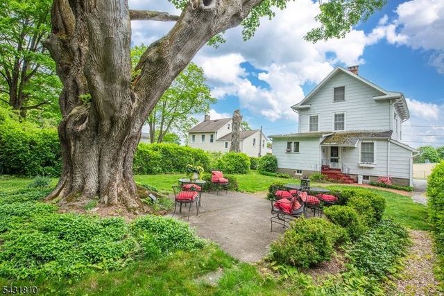 8 Kelly Place, Stanhope Boro, NJ 07874
