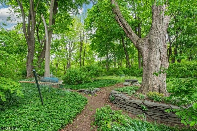 8 Kelly Place, Stanhope Boro, NJ 07874