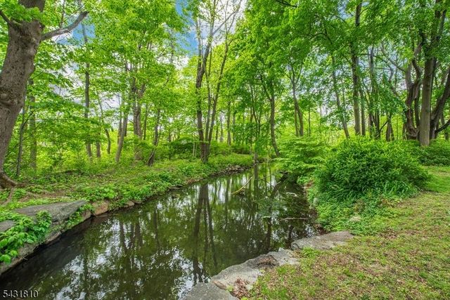 8 Kelly Place, Stanhope Boro, NJ 07874