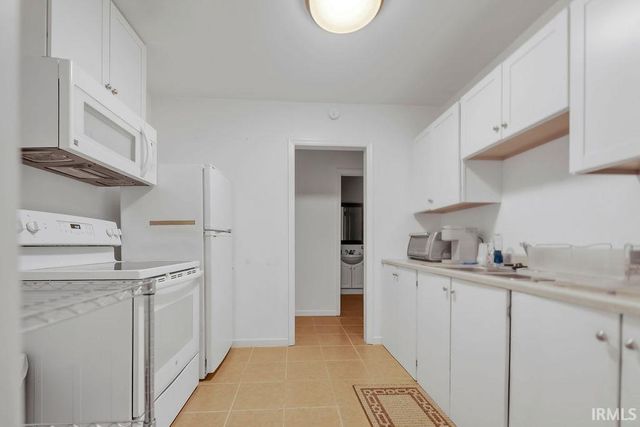 515 S Woodscrest Drive Building A, Bloomington, IN 47401