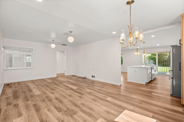 5111 Sunningdale Ave NE, Albuquerque, NM 87110