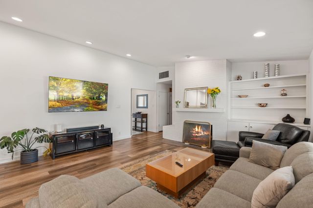 5111 Sunningdale Ave NE, Albuquerque, NM 87110