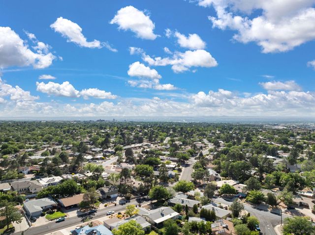 5111 Sunningdale Ave NE, Albuquerque, NM 87110