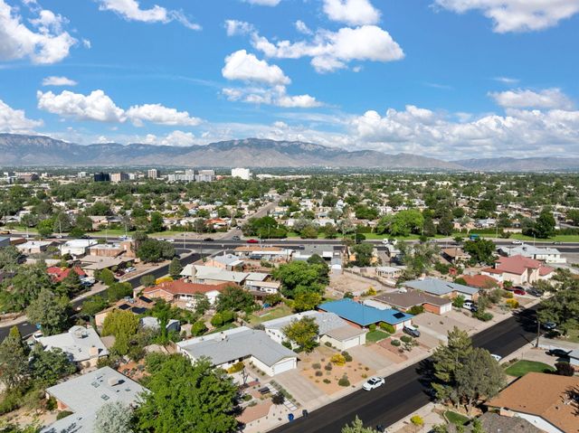 5111 Sunningdale Ave NE, Albuquerque, NM 87110