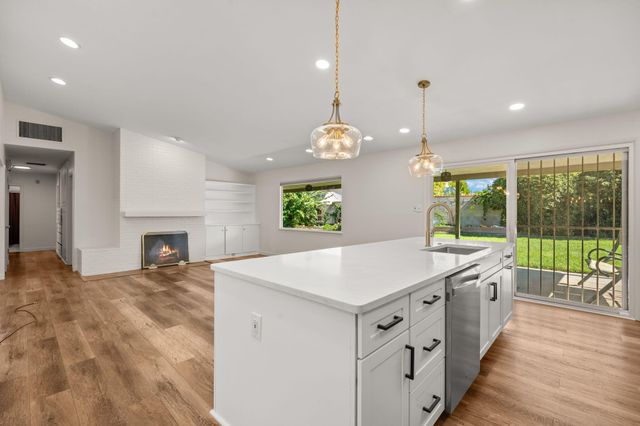 5111 Sunningdale Ave NE, Albuquerque, NM 87110