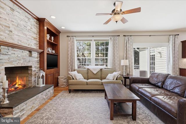 314 ORCHARD CT NW, Vienna, VA 22180