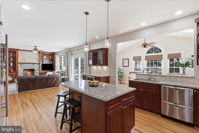 314 ORCHARD CT NW, Vienna, VA 22180