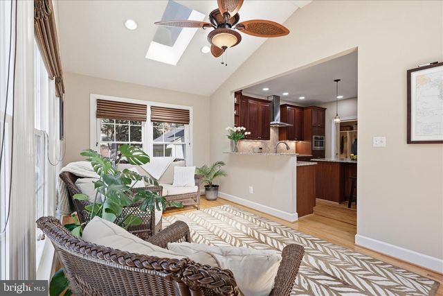 314 ORCHARD CT NW, Vienna, VA 22180